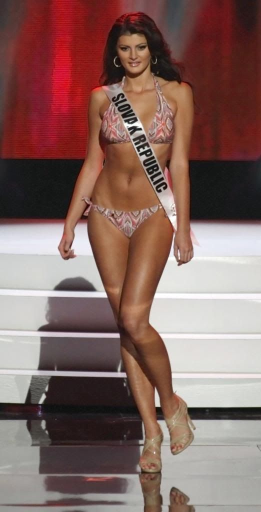 157028-miss-universe-2011.jpg