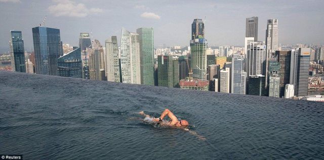 incredible_skypark_in_640_22.jpg
