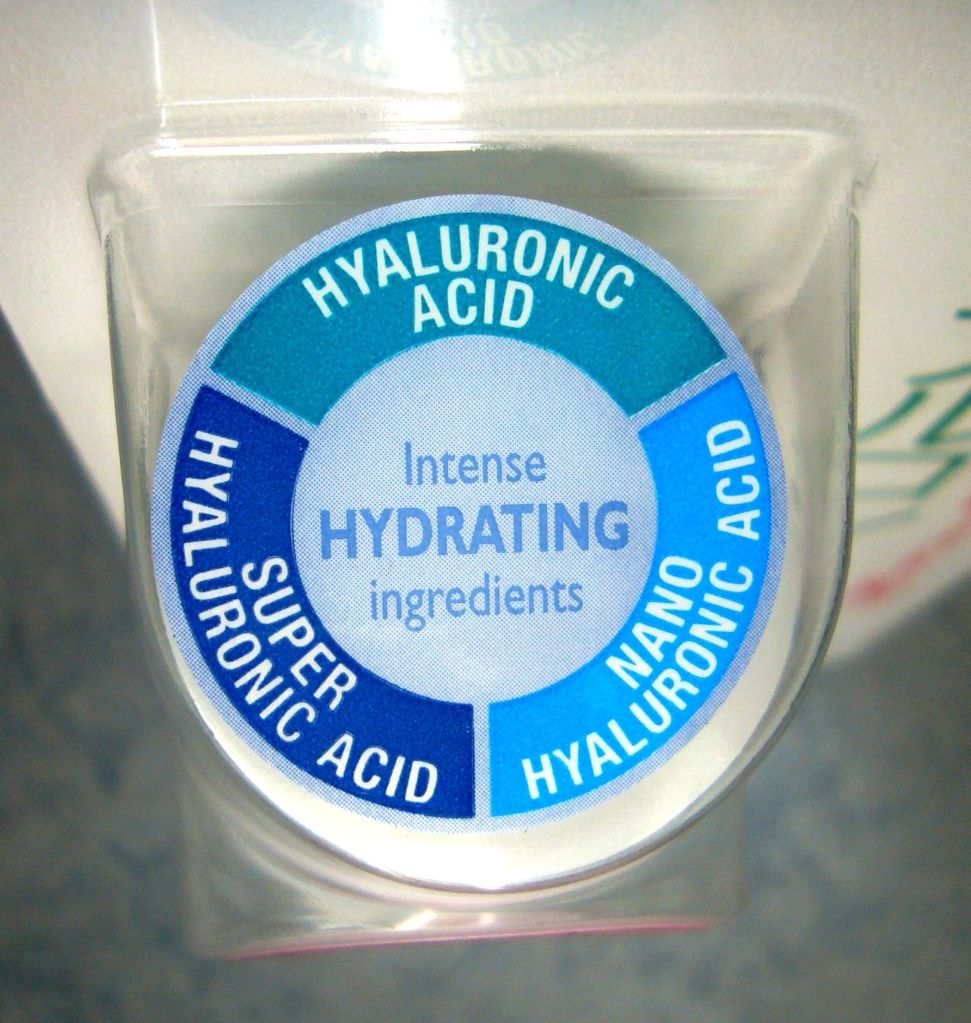 HadaLaboSHAHLotonmEyeCream01.jpg