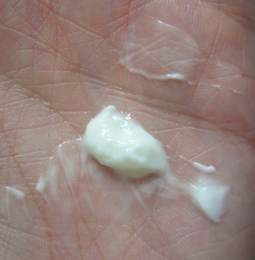 KneippAlmondBlossomHandCream01.jpg