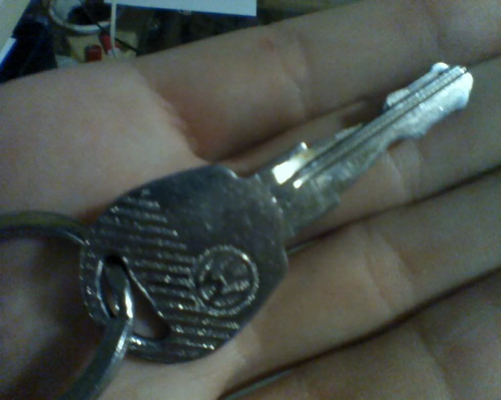 HELP!!! My Ignition Key Wont Fit into My Glove Box or Hatch????? VW Vortex Volkswagen Forum