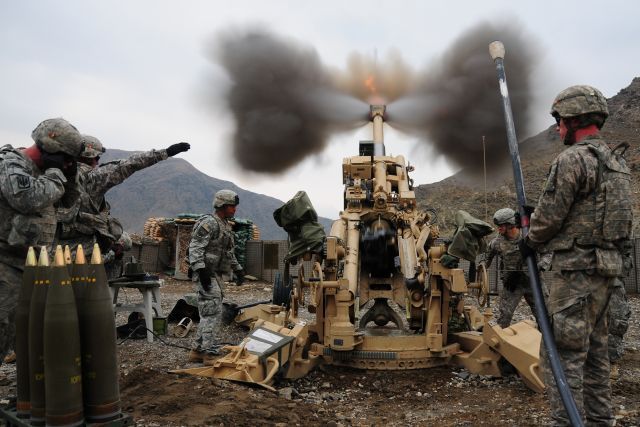 BAE_Systems_gave_India_option_for_local_production_of_the_M777_155mm_howitzer_640_001_zpsc6e61712.jpg